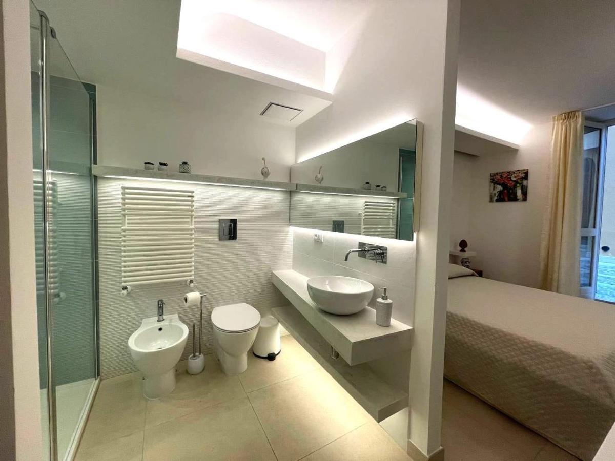 Casa Vacanze Margherita 卡斯泰拉马莱 外观 照片