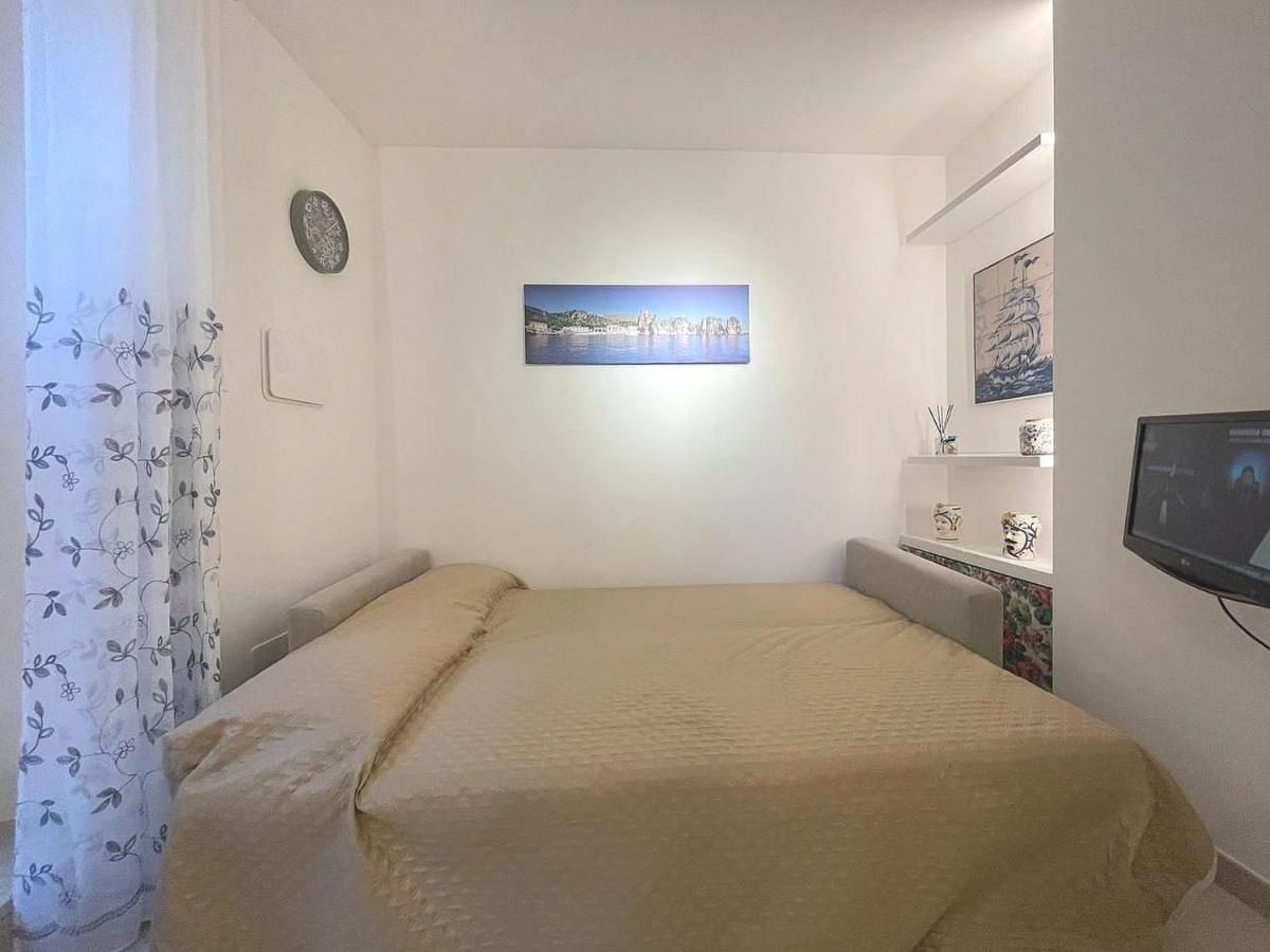 Casa Vacanze Margherita 卡斯泰拉马莱 外观 照片