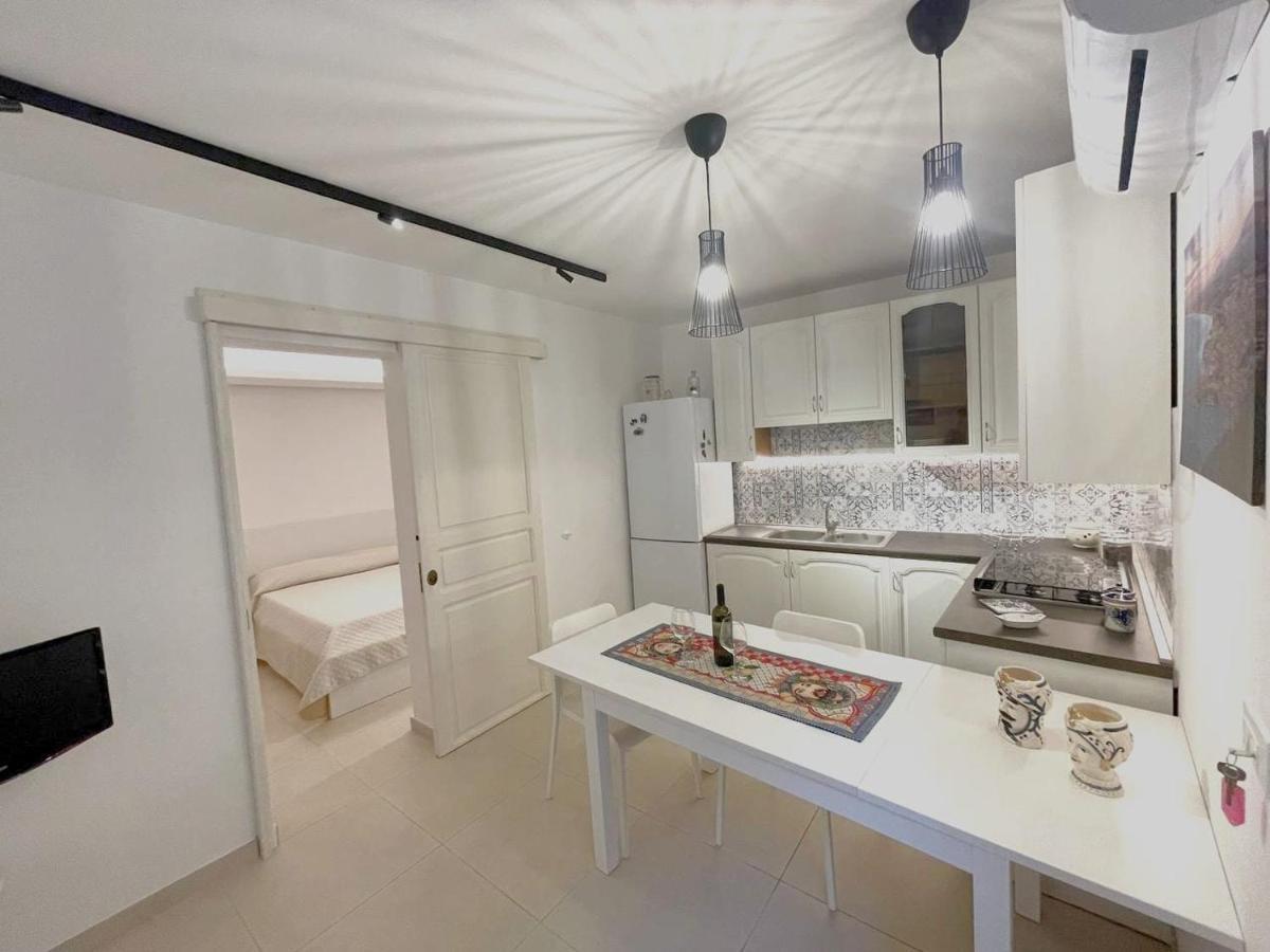 Casa Vacanze Margherita 卡斯泰拉马莱 外观 照片