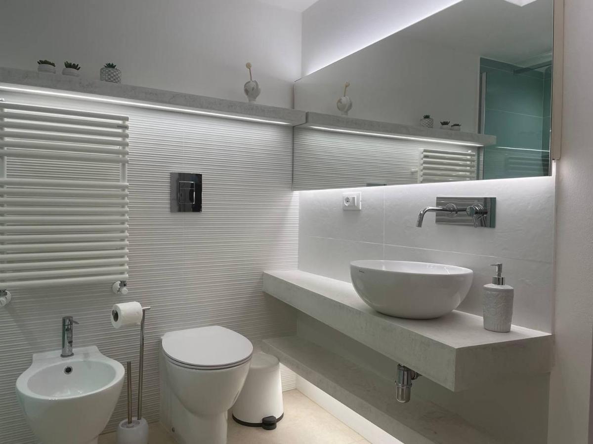 Casa Vacanze Margherita 卡斯泰拉马莱 外观 照片